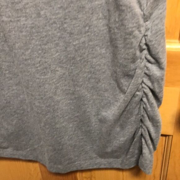 A:GLOW maternity’s short sleeve Gray top size xlarge. - Picture 4 of 5